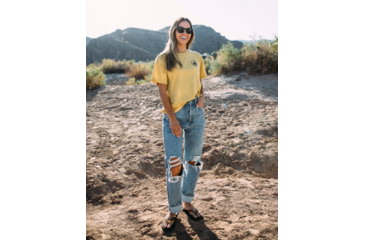 Image of Body Glove Heritage Logo Short-Sleeved T-Shirt - Gold D92A0D08, XS, Gold, JT25099JRB1599A-712-XS