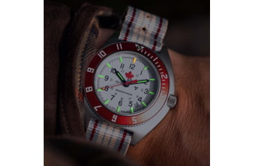 Image of Marathon Adanac Maple Steel Navigator w/ Date Automatic Unisex Watches, Sapphire, 41mm, Red,, Red and White, WW194030SS-1601