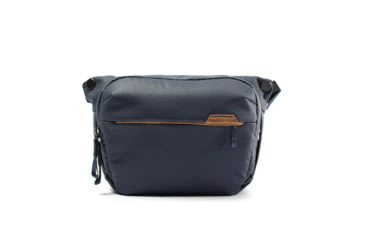 Image of Peak Design V2 Everyday Sling, 6 Liters, Midnight, BEDS-6-MN-3