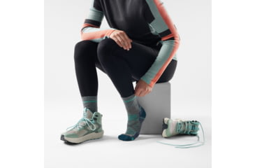 Image of Smartwool Hike Light Cushion Mid Crew Socks - Womens