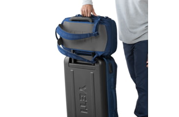 Image of Yeti Crossroads Backpack 27L Navy, Navy, 27 L, 26010000280
