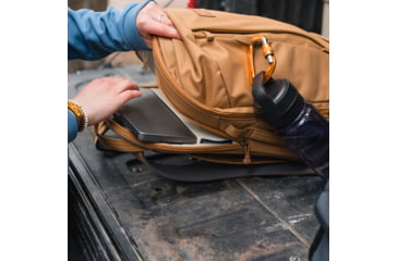 Image of Yeti Crossroads Backpack 27L Alpine Brown, Alpine Brown, 27 L, 18060131469