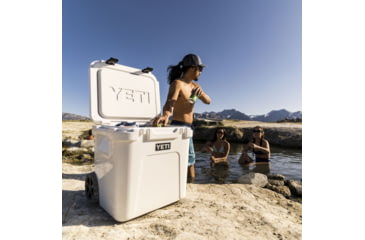 Image of Yeti Roadie 48 Hard Cooler, Navy, 48 Quart, 10048200000