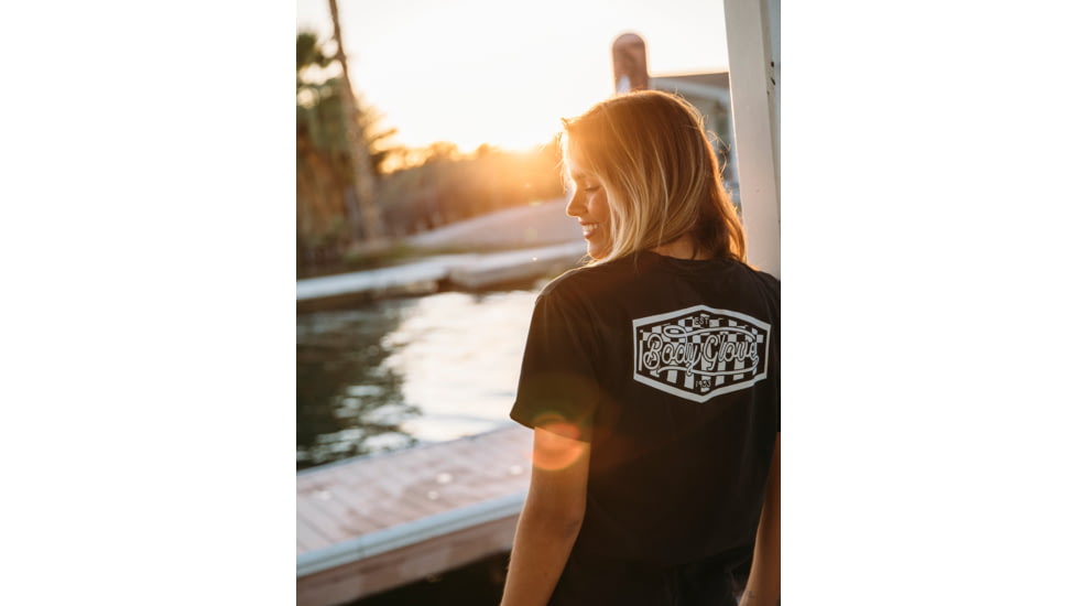 Body Glove Hermosa Badge Short-Sleeved T-Shirt - Black 1ABA6AAF, L, Black, JT25099JRB1721A-1-L