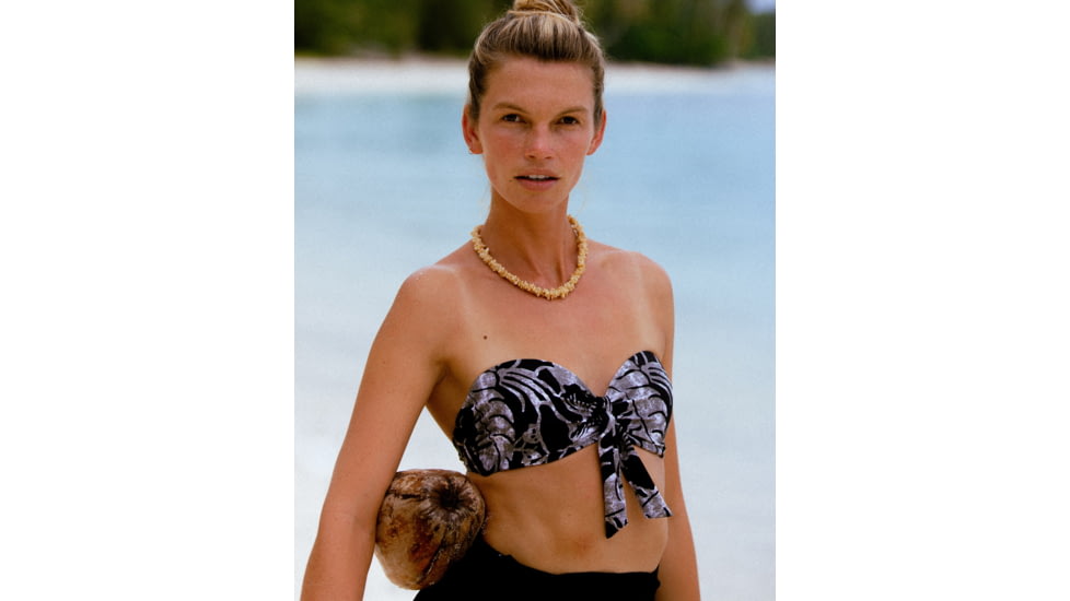 Body Glove Jubilee Marilyn Swim Top - Black E6BDA116, XS, Black, 39602210-368-XS