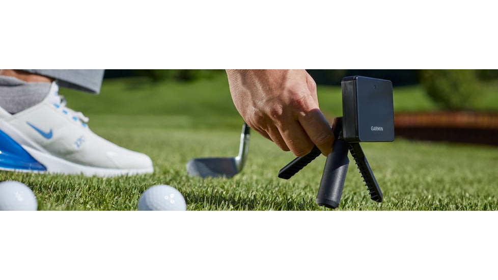Garmin Approach R10 Poratble Golf Launch Monitor, IPX7, 3.5 x 2.8 x 1 in, Black, 010-02356-00