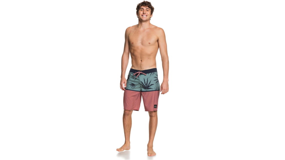 Quiksilver Highline Division 20 Boardshorts - Mens, Apple, 32, EQYBS04302-CPH6-32