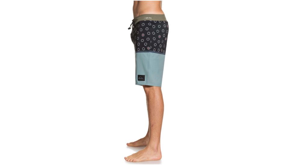 Quiksilver Highline Division 20 Boardshorts - Mens, Kalamata, 32, EQYBS04302-GZH6-32