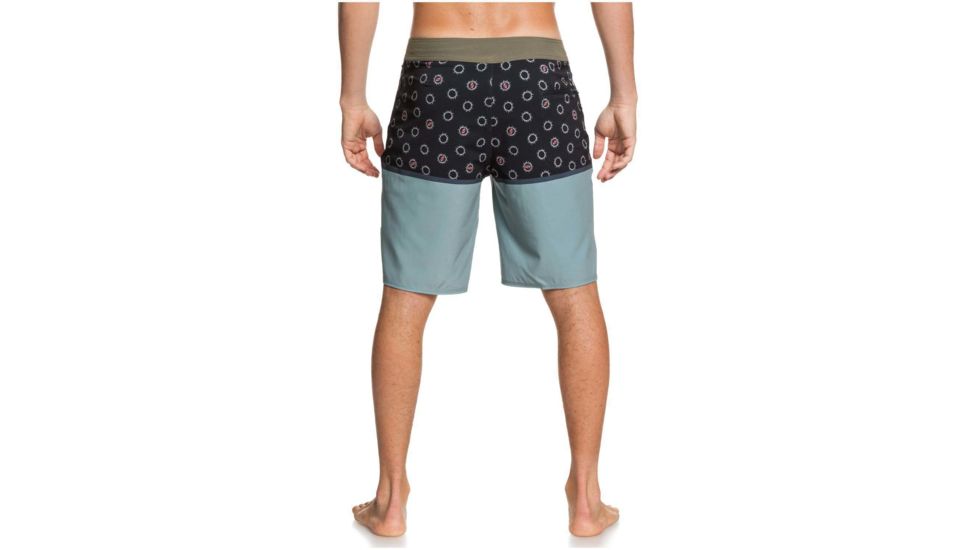 Quiksilver Highline Division 20 Boardshorts - Mens, Kalamata, 32, EQYBS04302-GZH6-32