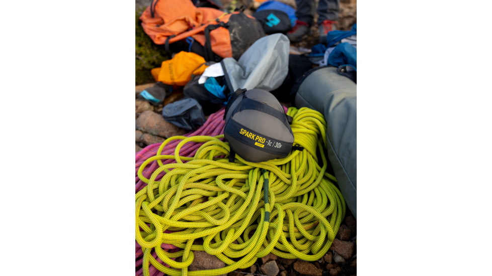 Sea to Summit Spark Pro Down 30F/-1C Sleeping Bag, Regular, Beluga Black, Regular, S2151