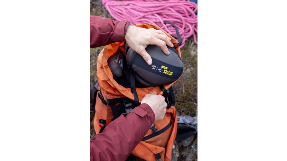 Sea to Summit Spark Pro Down 30F/-1C Sleeping Bag, Regular, Beluga Black, Regular, S2151